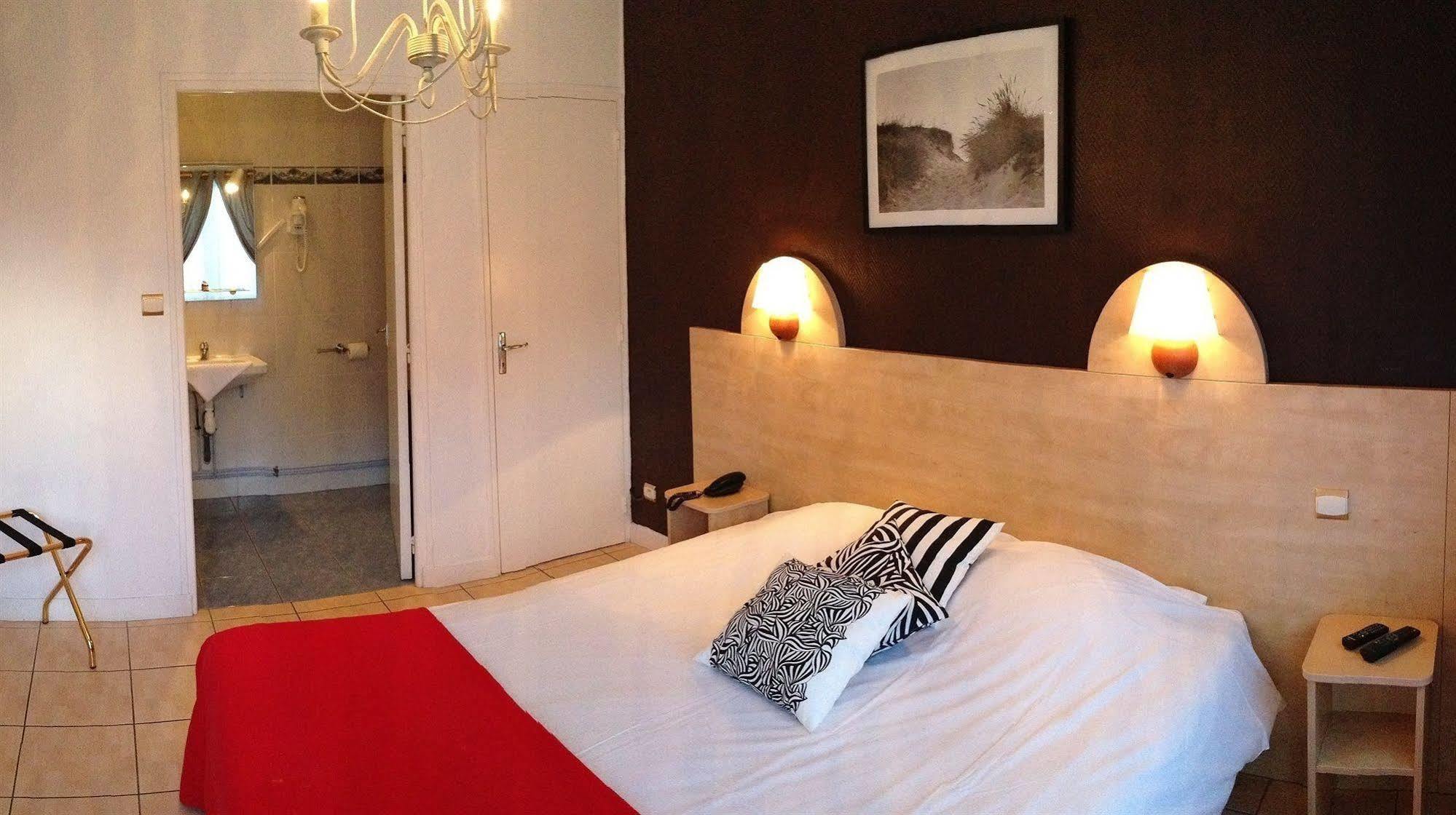 Hôtel De Paris Barneville-Carteret Buitenkant foto